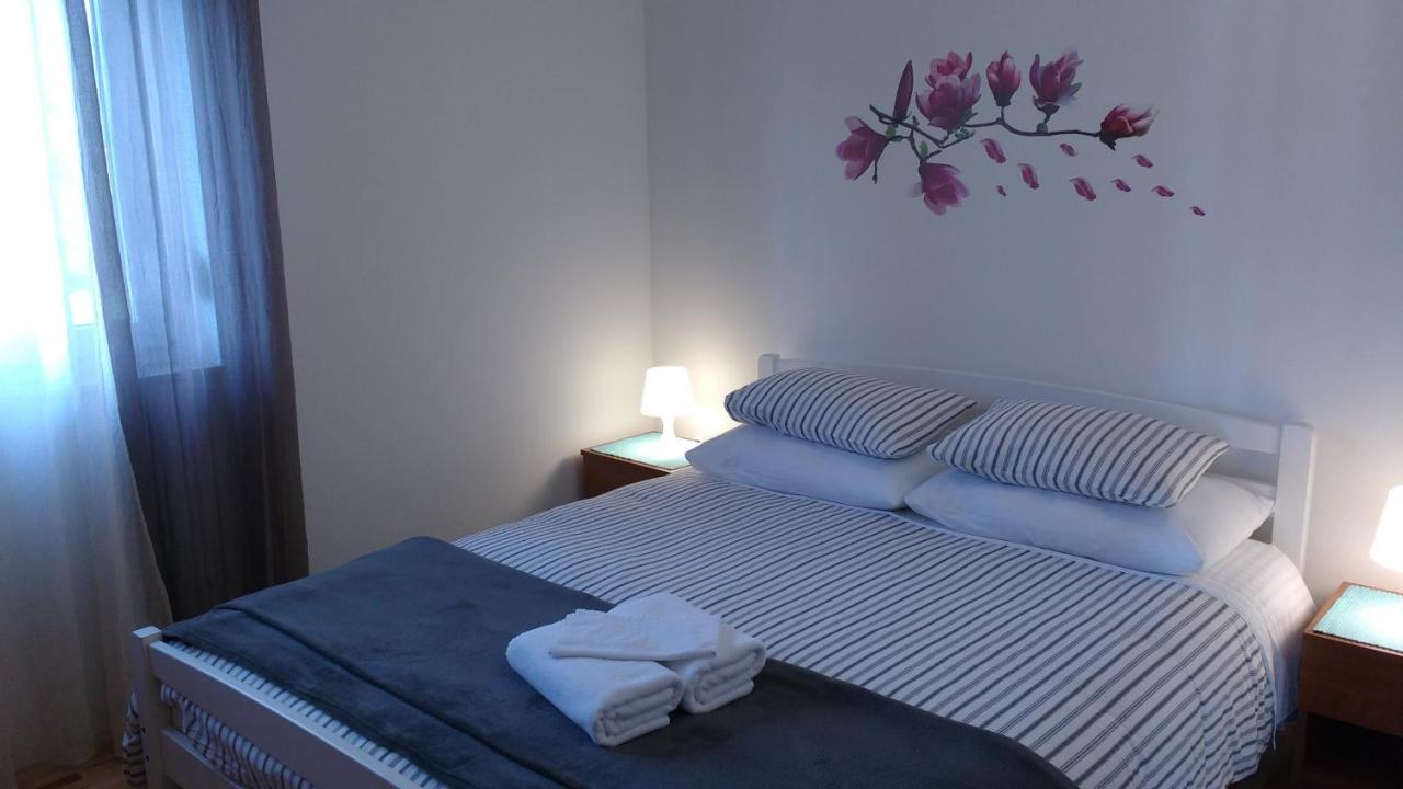 Lu-Do Apartments โตรกีร์ ภายนอก รูปภาพ
