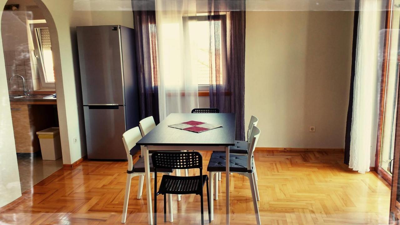 Lu-Do Apartments โตรกีร์ ภายนอก รูปภาพ